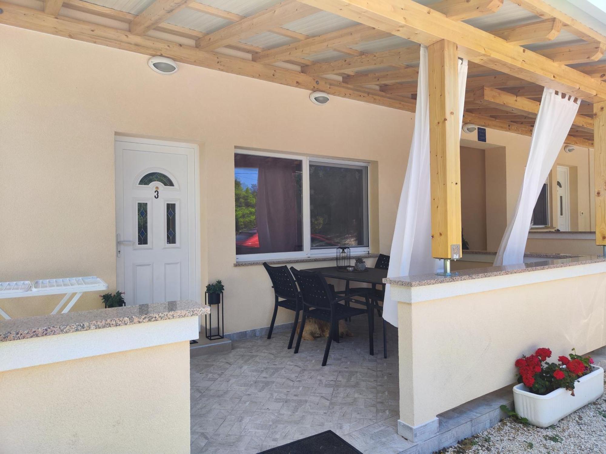 Apartmani "Sandro" Gonar Раб Стая снимка
