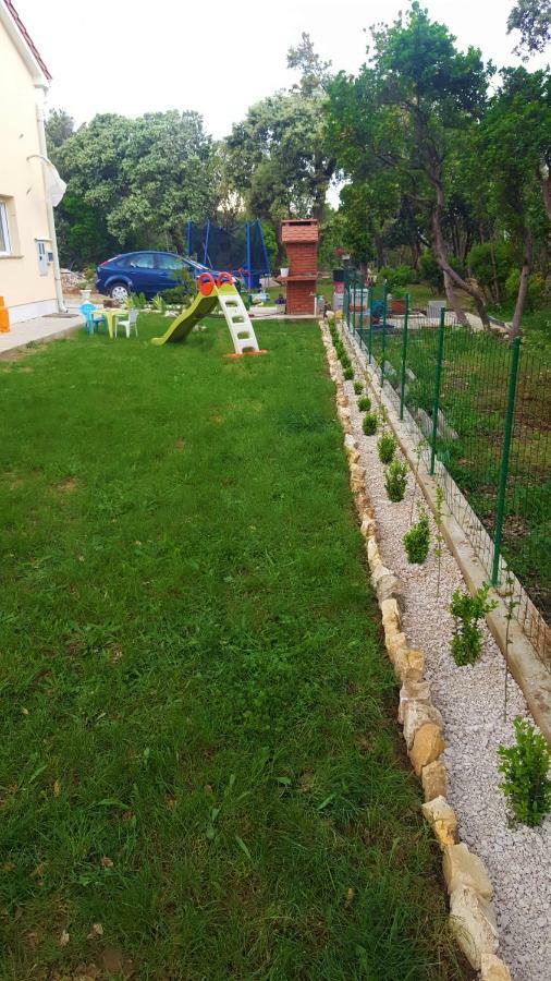 Apartmani "Sandro" Gonar Раб Екстериор снимка