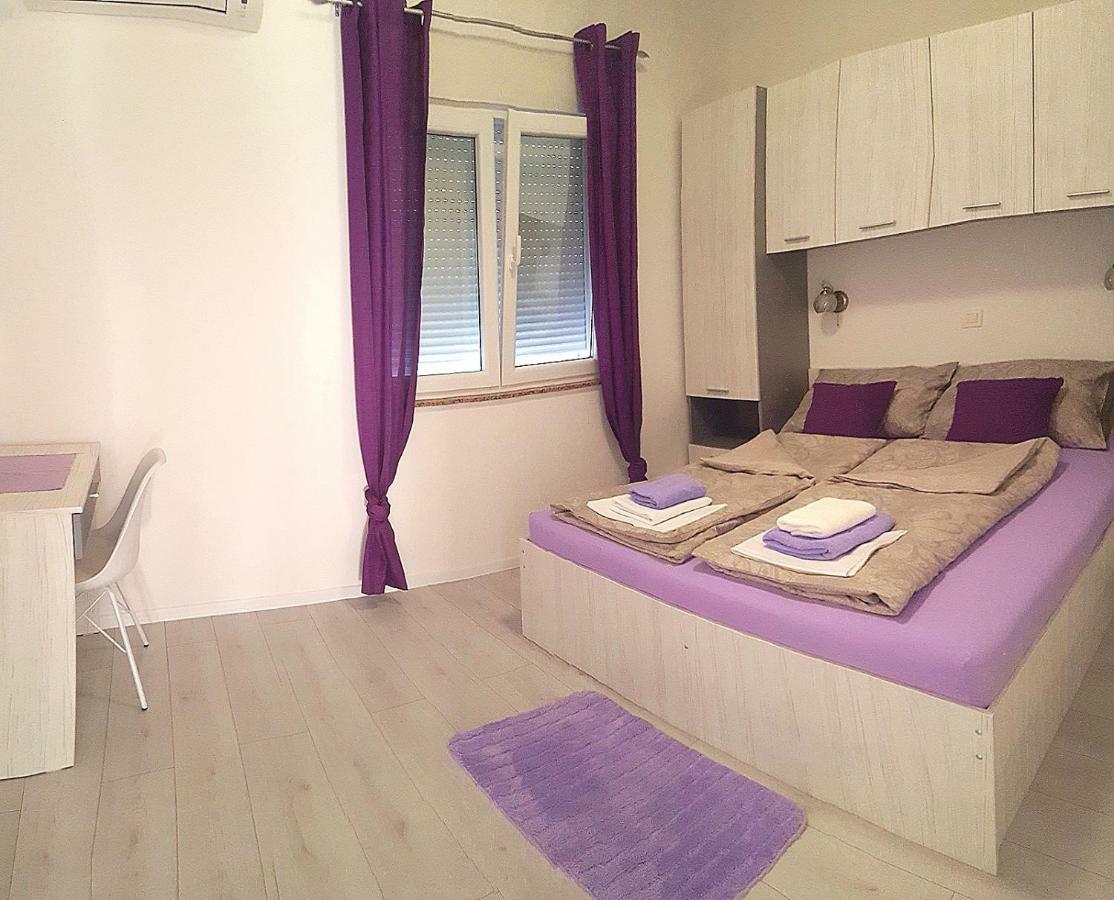 Apartmani "Sandro" Gonar Раб Екстериор снимка