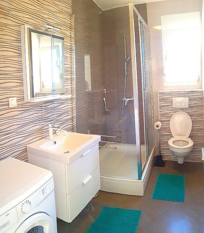 Apartmani "Sandro" Gonar Раб Екстериор снимка