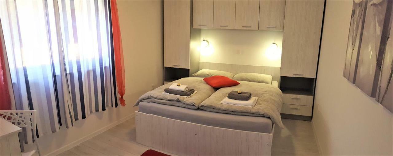 Apartmani "Sandro" Gonar Раб Екстериор снимка
